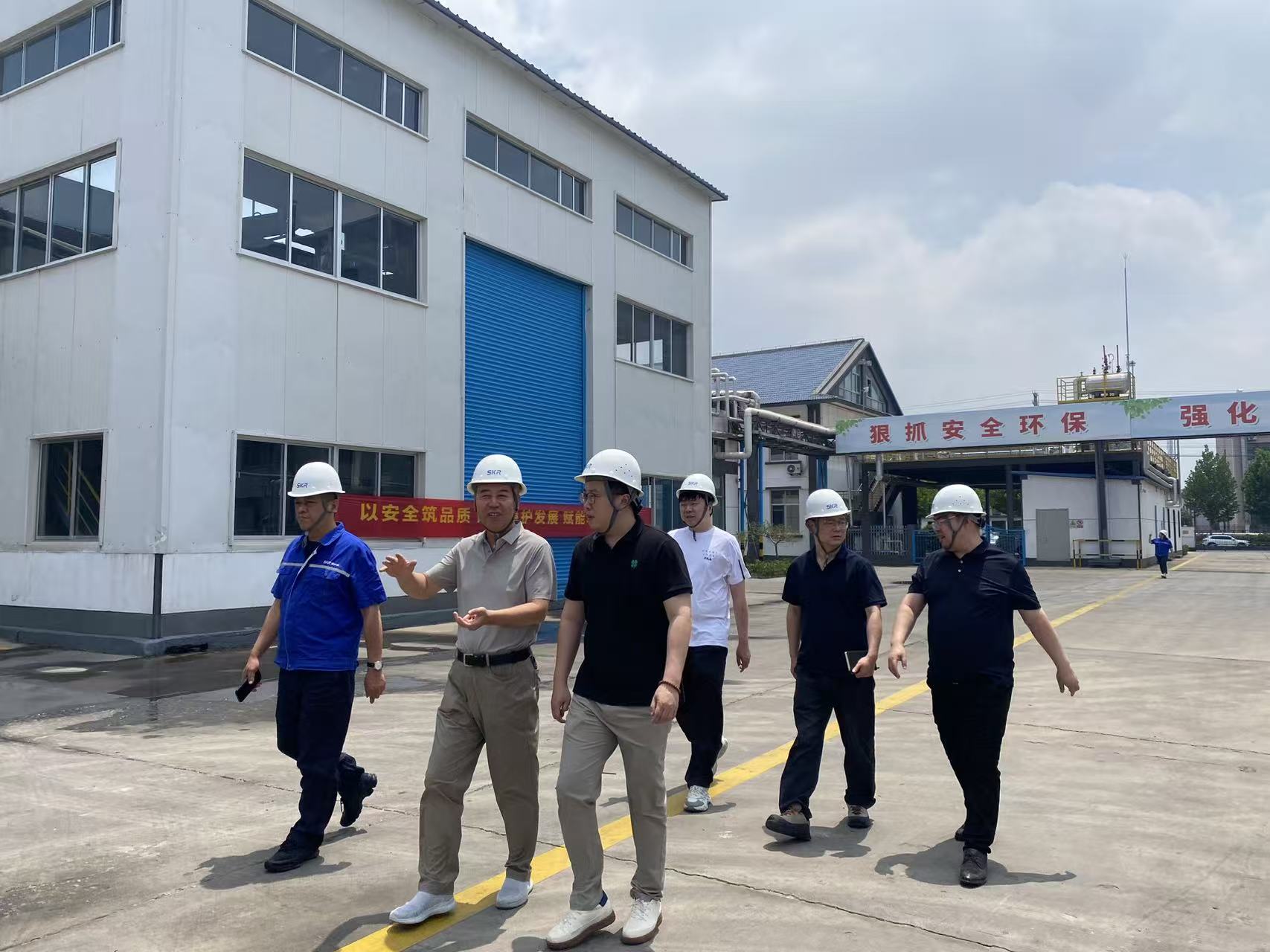 链动产业新机遇 政企携手启新程——清江浦融投集团、南浦产发集团赴临沂斯科瑞聚氨酯股份有限公司考察洽谈(图4) 链动产业新机遇 政企携手启新程——清江浦融投集团、南浦产发集团赴临沂斯科瑞聚氨酯股份有限公司考察洽谈(图4)
